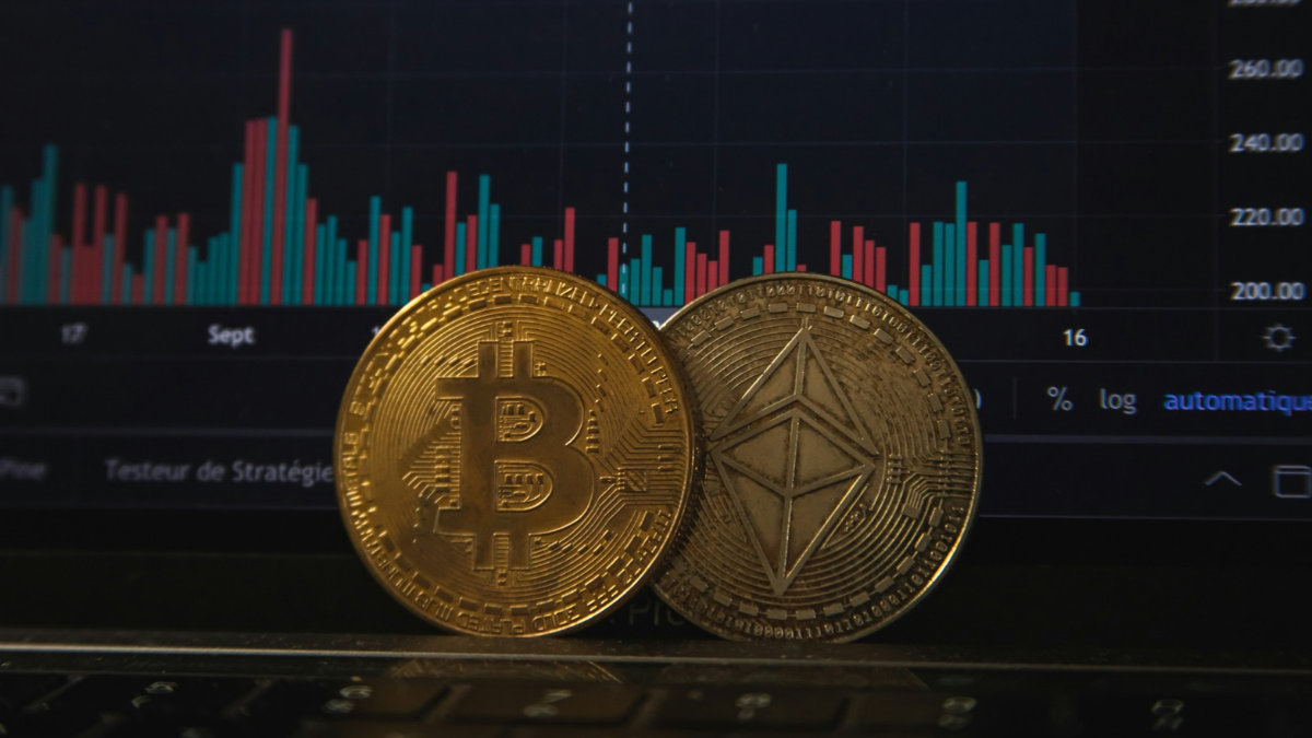 Standard Chartered Broadens UAE Crypto Services With Direct Bitcoin and Ethereum Trading