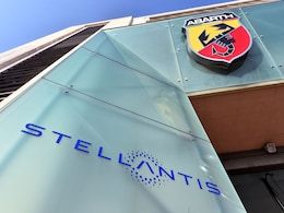 Stellantis Pauses Paid Advertisements on Twitter After Elon Musk Takeover Stellantis Pauses Paid Advertisements on Twitter After Elon Musk Takeover