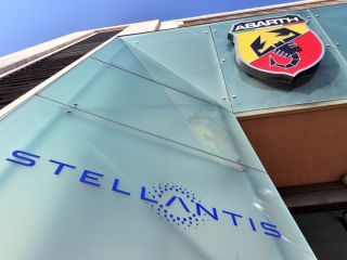 Stellantis Pauses Paid Advertisements on Twitter After Elon Musk Takeover