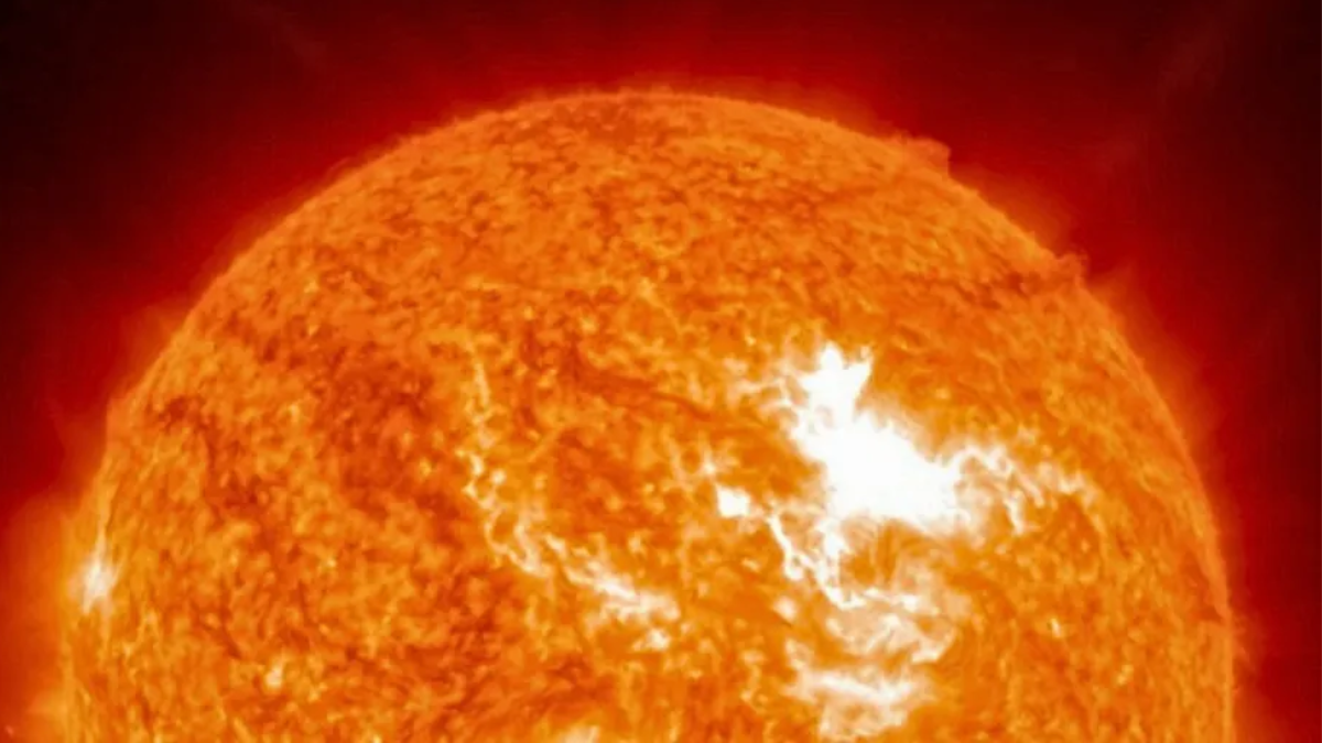 Scientists Track Rapidly Growing Sunspot Behind Intense Solar Storms Toward Earth