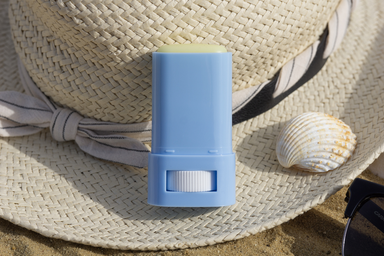 Best Sunscreen Sticks for On-the-Go Reapplication Without Makeup Smudging