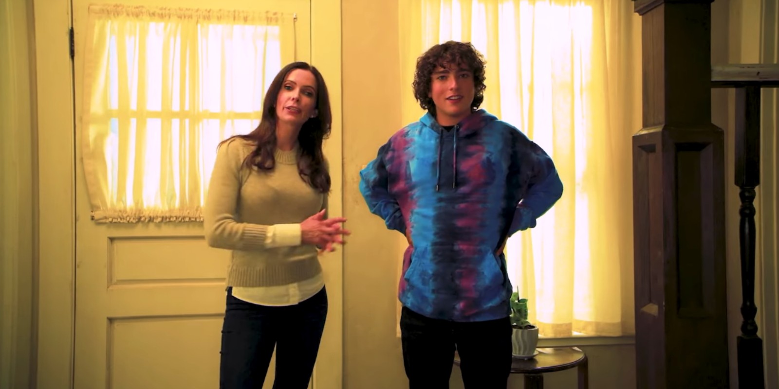 Superman & Lois Season 2 Behind-the-Scenes Trailer: Lois Lane, Jordan Kent Gives a Tour of Kent House