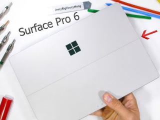 Microsoft Surface Pro 6 Beats Apple&#039;s iPad Pro (2018) in a Bend Test