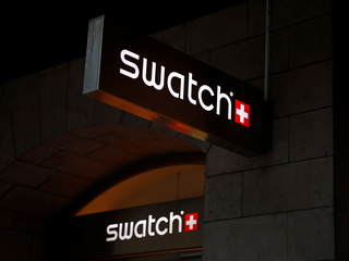 Swatch Says Samsung&#039;s Smartwatch Faces Breached Its Trademark