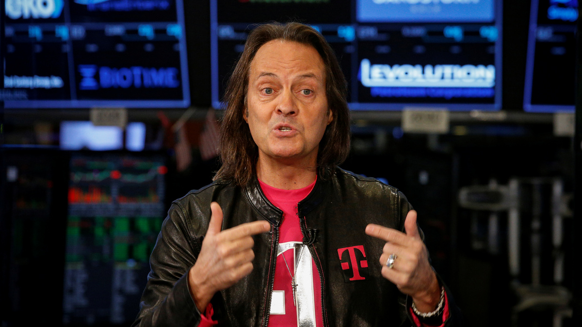 T-Mobile CEO John Legere Stepping Down Next Year, Even as Sprint Deal Not Done