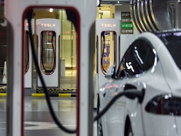 Automakers Struggle to Understand Whether New US Bill Allows EV Tax Credits for Customers Automakers Struggle to Understand Whether New US Bill Allows EV Tax Credits for Customers