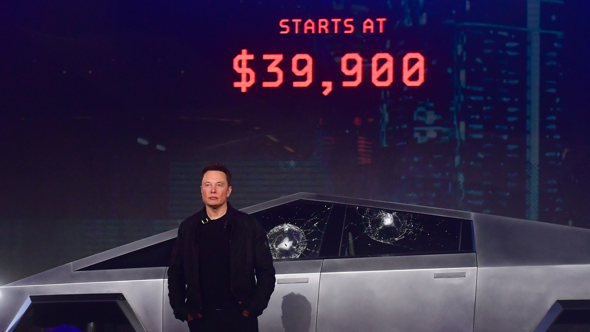 Tesla Cybertruck Windows Would Have Been Unbreakable if Not for the Sledgehammer: Elon Musk