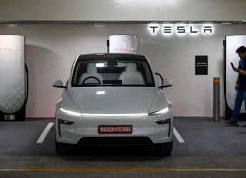 Tesla Opens First Experience Centre in New Delhi’s Aerocity; Four V4 Superchargers Established On-Site