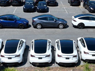 Range Extenders: Solar Panels Provide More Juice to EVs