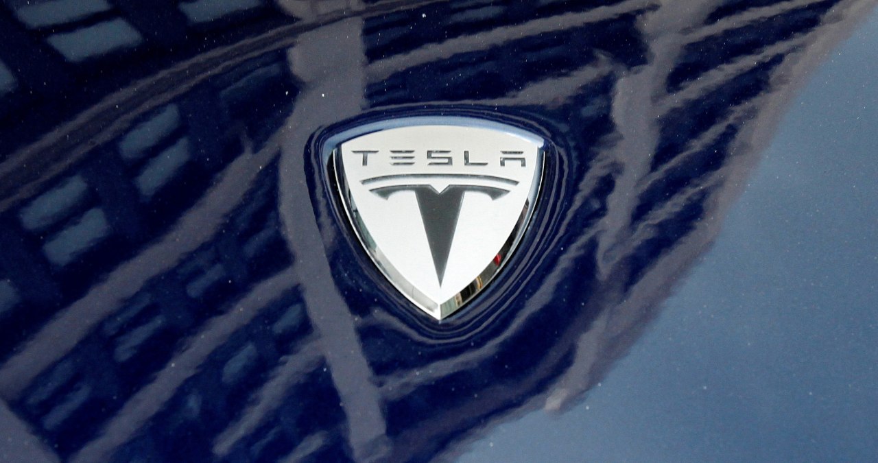 Tesla Autopilot Crash to Put Legal Question of 'Man vs Machine' Driver Responsibility to the Test