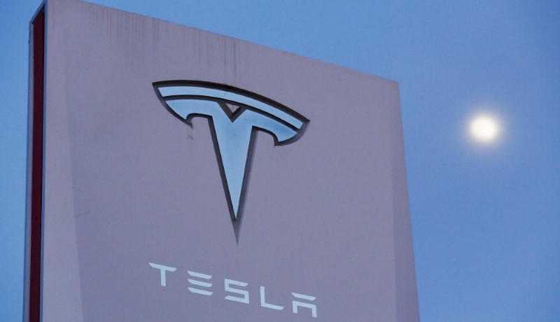 Tesla Settles Lawsuit With Former Head of Its Autopilot System