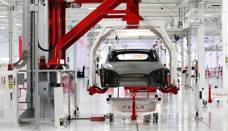 Tesla Model S Loses Top Rating From Consumer Reports Over Brake Issue