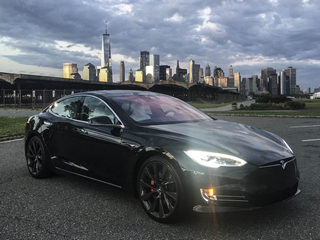 Tesla Driver in Fatal Crash Had Reported Problems Before With &#039;Autopilot&#039; Feature