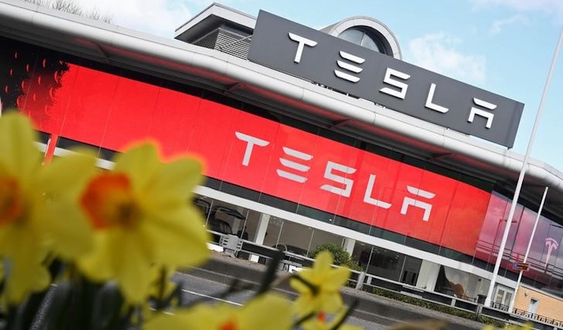 Black Tesla Worker Says He Faced Racist Taunts, Violent Threats