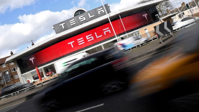 Tesla CEO Elon Musk Tells Disgruntled Shareholders to Buy Ford