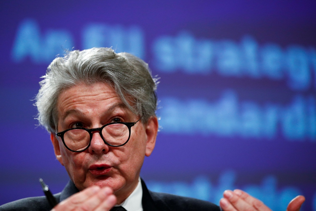 Google, YouTube Should Ban War Propaganda Accounts, EU Industry Chief Demands