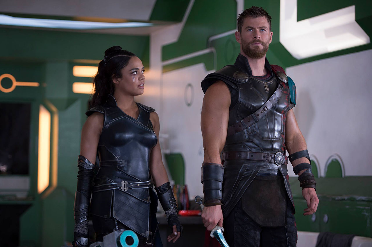Thor: Ragnarok Trailer - Chris Hemsworth Loses His Hammer and Meets Hulk