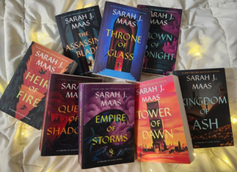 Best Sarah J. Maas Books: Complete Reading Guide For Fantasy Lovers