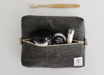 5 Hanging Toiletries Bags Under ₹399 for Travelers: Check Out Top Picks Here