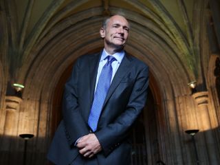 World Wide Web Inventor Tim Berners-Lee Calls Dominance of Internet Giants a &lsquo;Fad&rsquo;