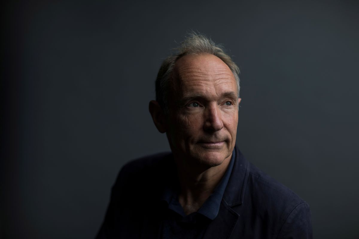 World Wide Web Creator Tim Berners-Lee Auctions Source Code as NFT: Bids Soar to $2.8 Million