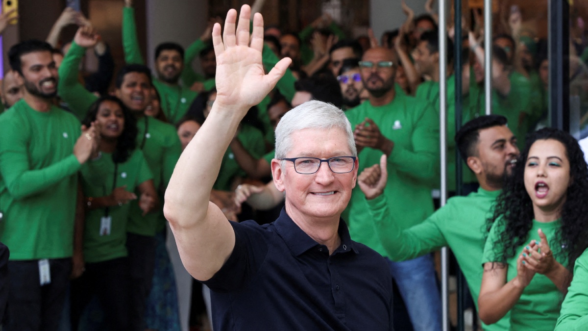 Apple CEO Tim Cook Concludes His India Visit, Says &lsquo;Can't Wait to Return&rsquo;