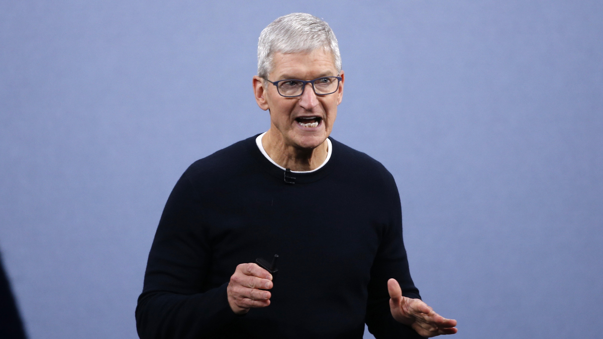 Apple CEO Tim Cook Meets Chinese Regulator After Hong Kong App Criticism
