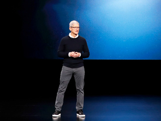 Apple CEO Cook Opposes Trump, Backs &#039;Dreamer&#039; Immigrants in Supreme Court