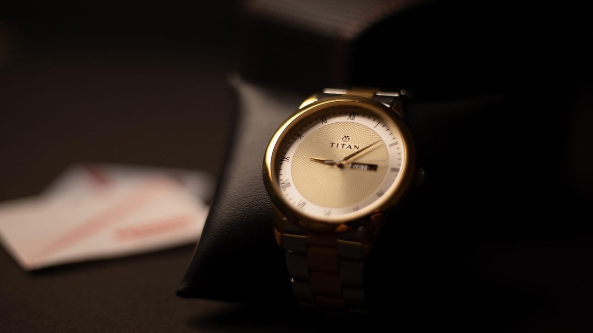 Best-Rated Titan Raga Watches For Women: Timeless Classics For Her