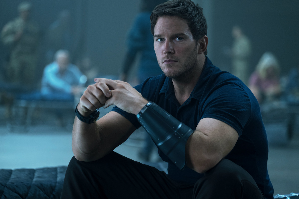 The Tomorrow War Trailer Pulls Chris Pratt Into the Future to Fight Aliens