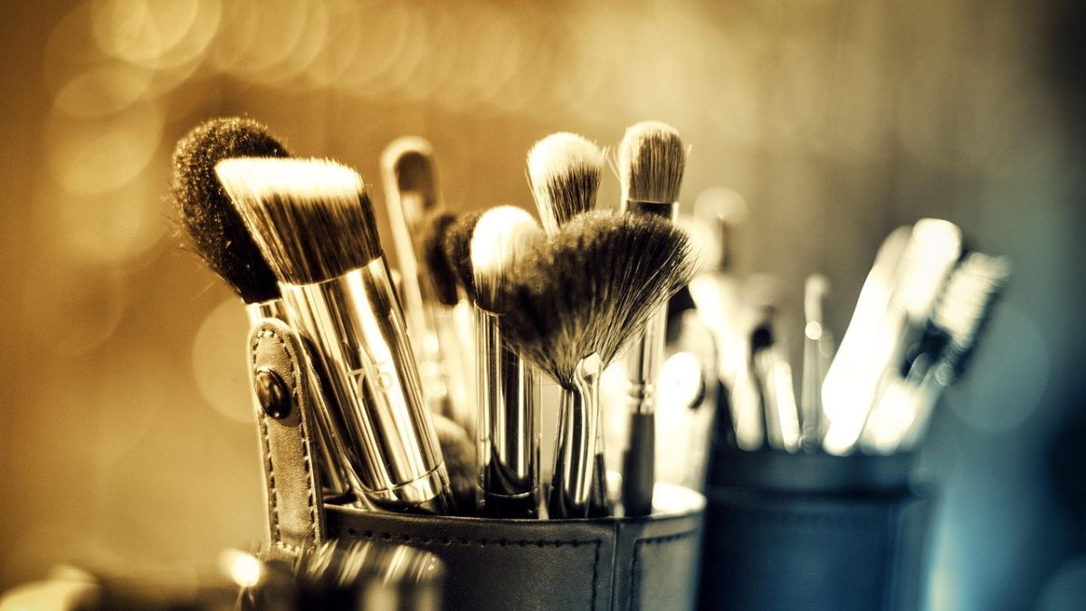 Myntras Collection of Essential Makeup Brushes and Tools for Beginners