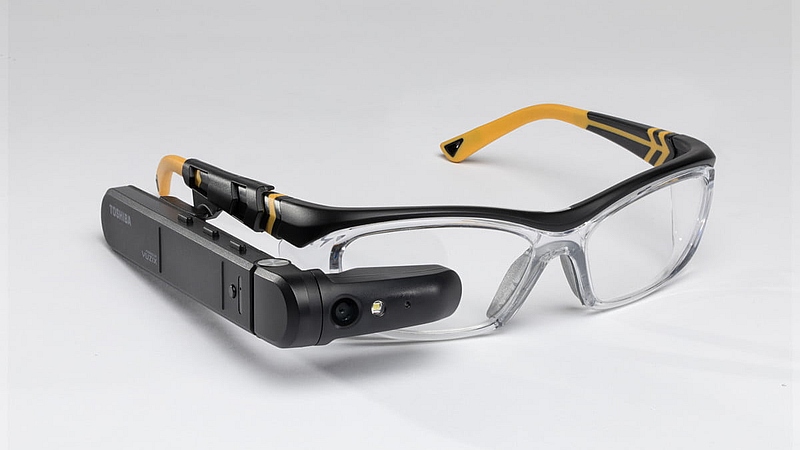 Toshiba's DynaEdge AR Smart Glasses Are Powered by Windows 10