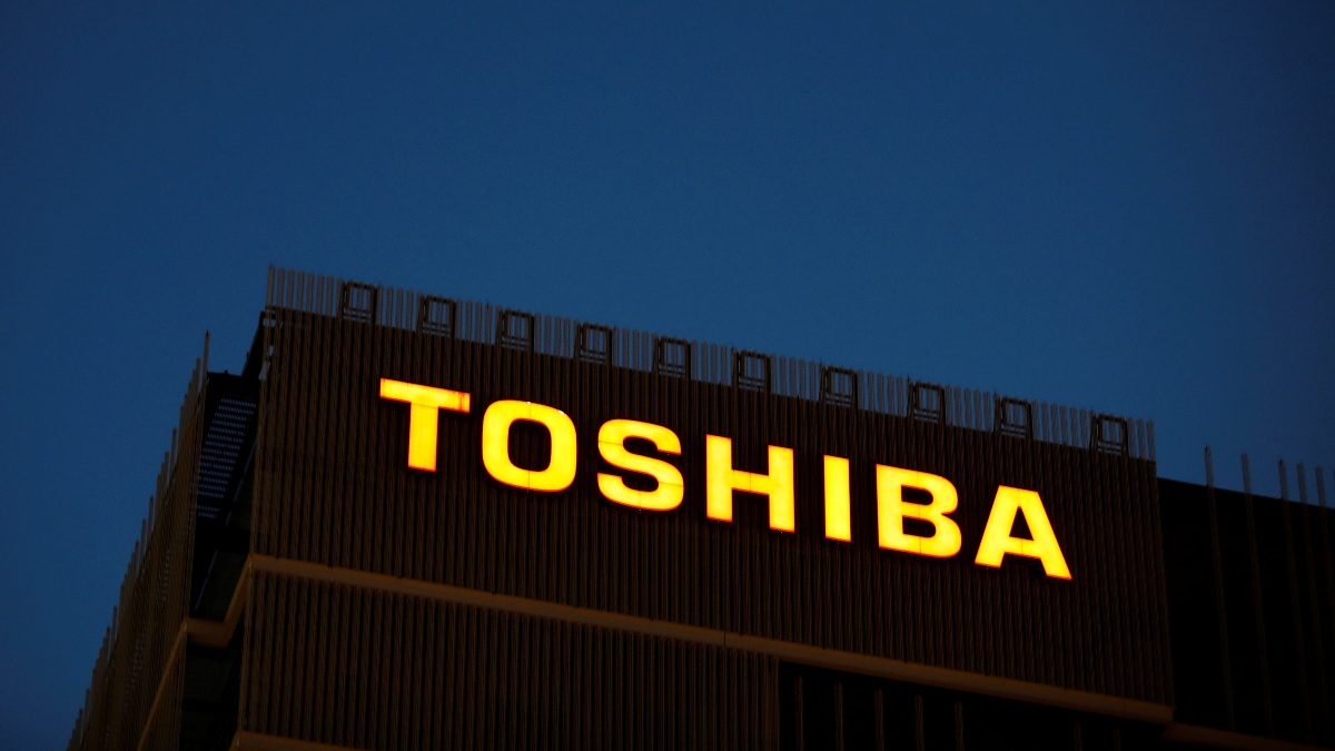 Toshiba Cuts Annual Profit Outlook After 75 Percent Plunge in Q2 Earnings