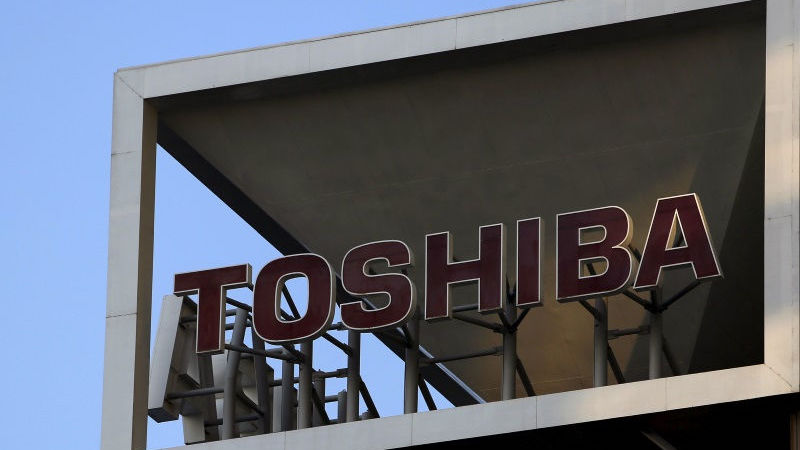 Japan Urges Toshiba, Western Digital to Get Along as Chip Spat Flares