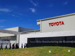 Toyota Plans to Use Regenerative Fuel Cell Technology for Manned Lunar Rover Toyota Plans to Use Regenerative Fuel Cell Technology for Manned Lunar Rover