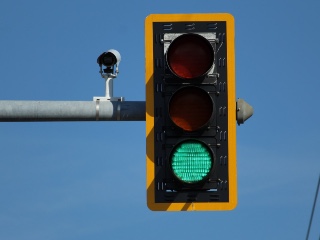 Delhi Traffic Signals to Introduce Electronic Signs Indicating Speed Limits, Timer Displays