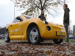 Dutch Students Build Electric Car from Recycled Plastic and Garbage Dutch Students Build Electric Car from Recycled Plastic and Garbage