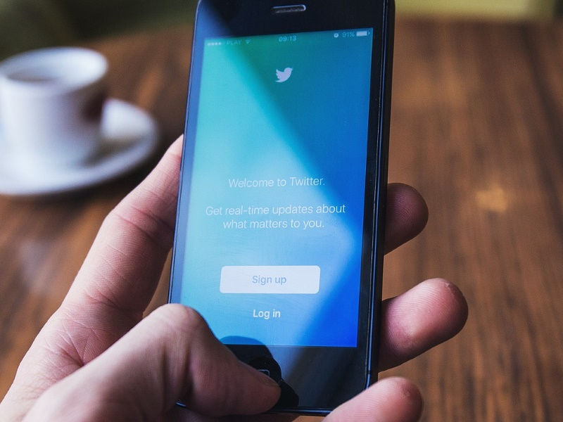 Twitter Launches Customisable Direct Message Card for Businesses