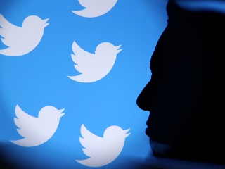 Elon Musk&rsquo;s Twitter Read Limits Could Undermine New CEO&rsquo;s Efforts to Attract Advertisers, Experts Say