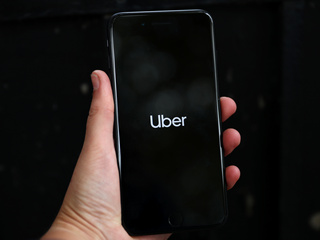 Uber&#039;s Dominant Size May Rob Smaller Lyft of Its IPO Oxygen