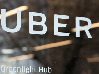 Uber Set to Debut on NYSE, Under Pressure to Avoid Lyft Debacle