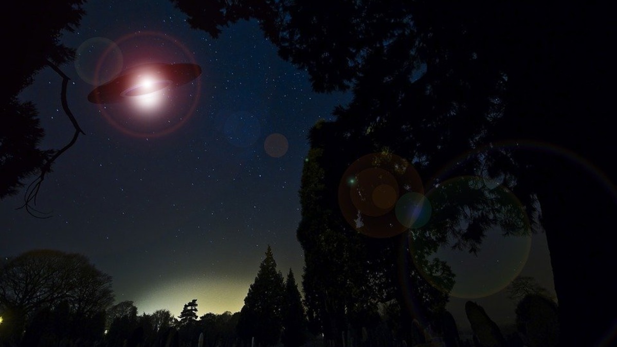 UFOs Remain Unidentified in US Intelligence's Final Report; Possibility of Alien Spacecrafts Not Ruled Out