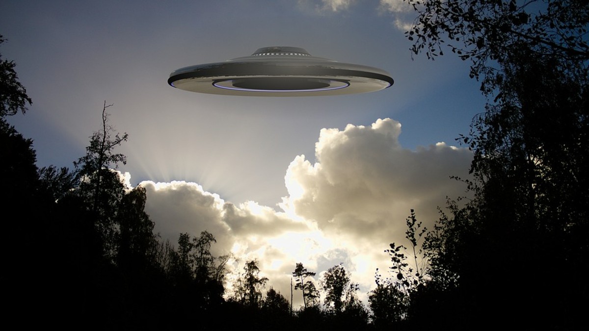 US Intel Report on UFOs Can&rsquo;t Confirm or Deny Link to Aliens