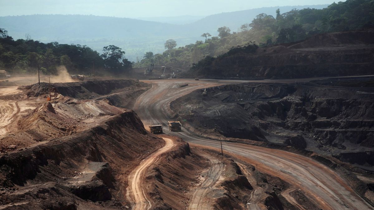 Self-Driving Trucks Launched by Brazil&rsquo;s Vale at Its Largest Iron Mine Carajas
