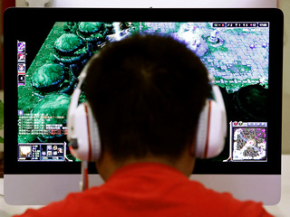 China Regulator Said to Request Pause in New Game Applications to Clear Backlog