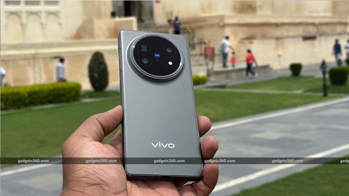 Vivo X Fold 6 Leaks Hint at 200-Megapixel Camera, MediaTek Dimensity 9500 Chip and 7,000mAh Battery