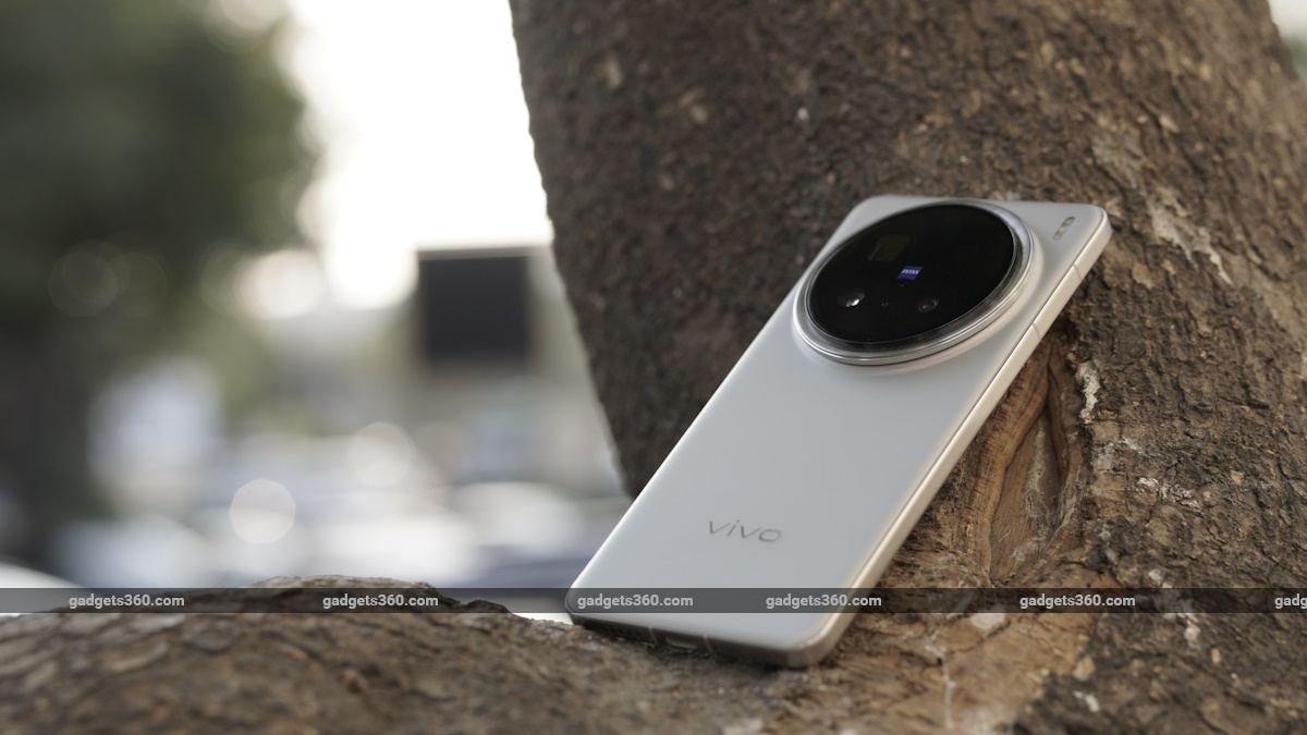 Vivo X300 Series to Use Samsung’s New 200-Megapixel ISOCELL HPB Sensor for Stills, Portrait Photography
