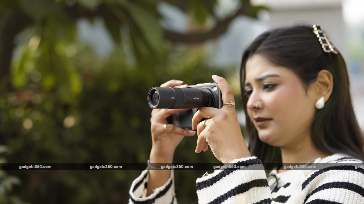 Vivo X300, Vivo X300 Pro Go on Sale in India Alongside Telephoto Extender Kit: Price, Offers, Features