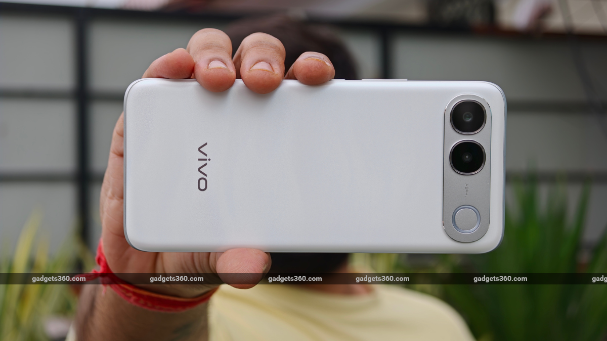 Vivo S2 Review: A Familiar Name Returns With a Curved Display