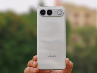 Vivo S2 Review: A Familiar Name Returns With a Curved Display
